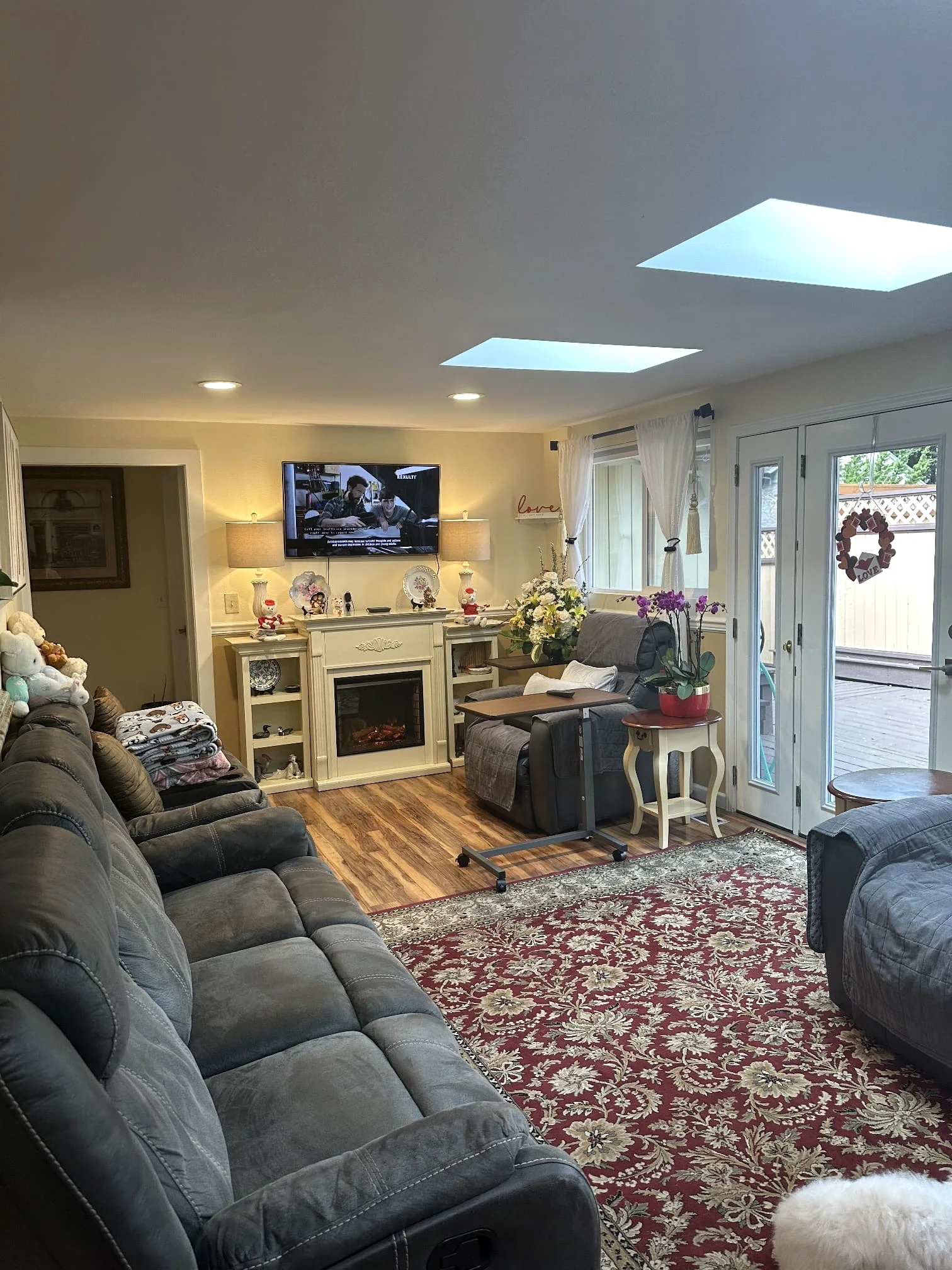 Living room at 1st & Amazing Senior Care Home of Kirkland